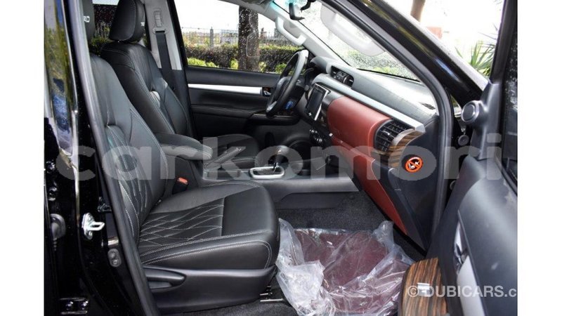 Big with watermark toyota hilux grande comore import dubai 1846