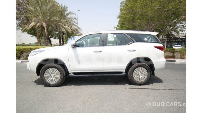Big with watermark toyota fortuner grande comore import dubai 1866