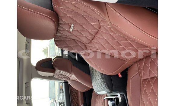 Buy Import Toyota Land Cruiser Black Car in Import - Dubai in Great Comore Buy Import Toyota Land Cruiser Black Car in Import - Dubai in Great Comore