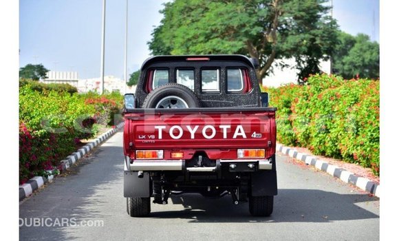 Acheter Import Voiture Toyota Land Cruiser Rouge à Import - Dubai, Grande Comore Acheter Import Voiture Toyota Land Cruiser Rouge à Import - Dubai, Grande Comore