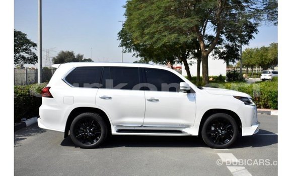 Acheter Import Voiture Lexus LX Blanc à Import - Dubai, Grande Comore Acheter Import Voiture Lexus LX Blanc à Import - Dubai, Grande Comore