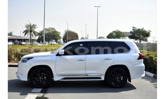 Acheter Import Voiture Lexus LX Blanc à Import - Dubai, Grande Comore Acheter Import Voiture Lexus LX Blanc à Import - Dubai, Grande Comore