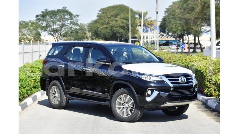 Big with watermark toyota fortuner grande comore import dubai 1886