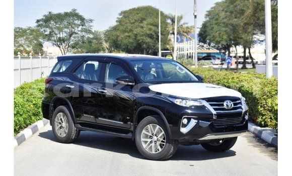 Acheter Import Voiture Toyota Fortuner Noir à Import - Dubai, Grande Comore Acheter Import Voiture Toyota Fortuner Noir à Import - Dubai, Grande Comore