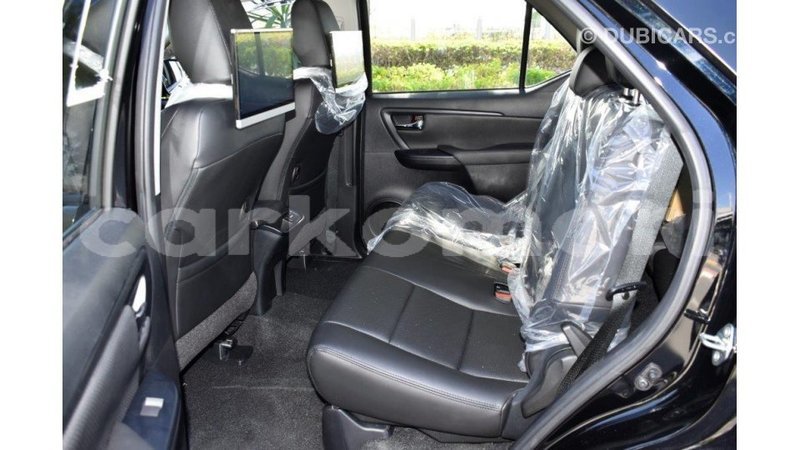 Big with watermark toyota fortuner grande comore import dubai 1886