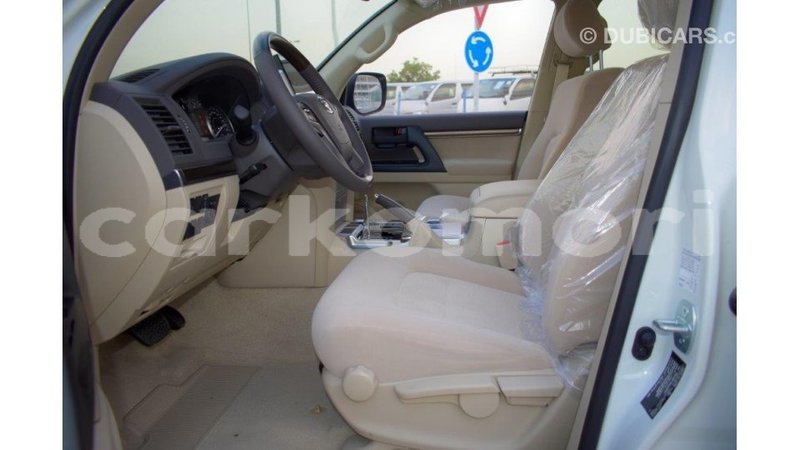 Big with watermark toyota land cruiser grande comore import dubai 1894