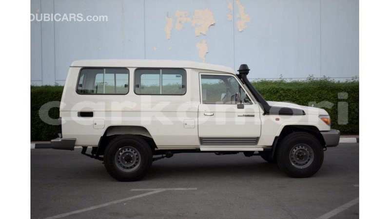 Big with watermark toyota land cruiser grande comore import dubai 1895