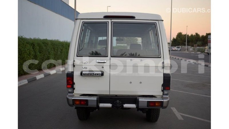 Big with watermark toyota land cruiser grande comore import dubai 1895