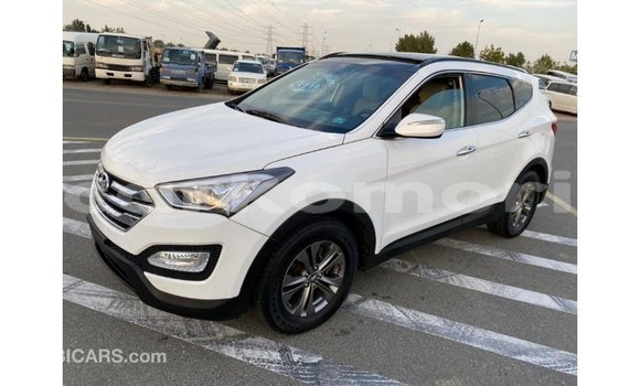 Acheter Import Voiture Hyundai Santa Fe Blanc à Import - Dubai, Grande Comore Acheter Import Voiture Hyundai Santa Fe Blanc à Import - Dubai, Grande Comore