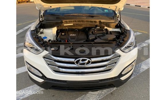 Acheter Import Voiture Hyundai Santa Fe Blanc à Import - Dubai, Grande Comore Acheter Import Voiture Hyundai Santa Fe Blanc à Import - Dubai, Grande Comore