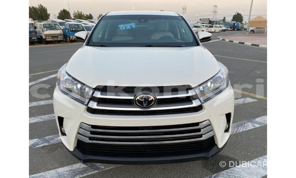 Acheter Import Voiture Toyota Highlander Blanc à Import - Dubai, Grande Comore Acheter Import Voiture Toyota Highlander Blanc à Import - Dubai, Grande Comore