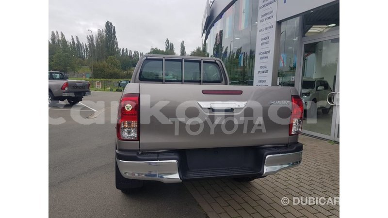 Big with watermark toyota hilux grande comore import dubai 1919