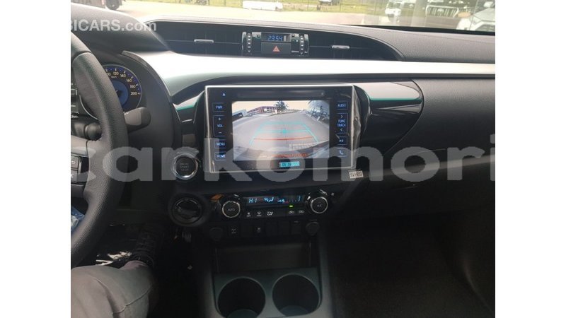 Big with watermark toyota hilux grande comore import dubai 1919