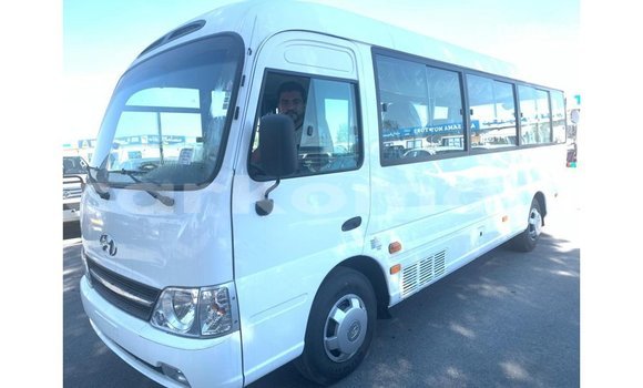 Buy Import Hyundai Accent White Car in Import - Dubai in Great Comore Buy Import Hyundai Accent White Car in Import - Dubai in Great Comore