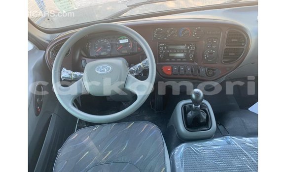 Buy Import Hyundai Accent White Car in Import - Dubai in Great Comore Buy Import Hyundai Accent White Car in Import - Dubai in Great Comore