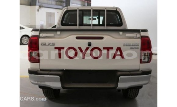 Buy Import Toyota Hilux White Car in Import - Dubai in Great Comore Buy Import Toyota Hilux White Car in Import - Dubai in Great Comore
