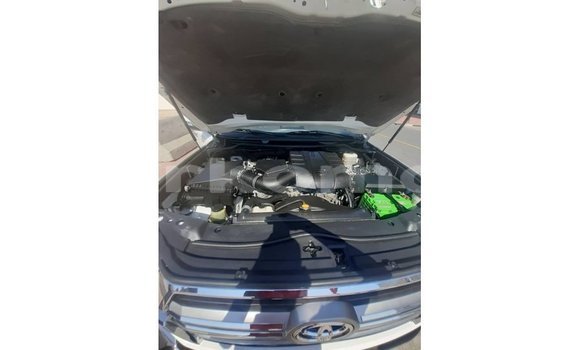 Acheter Import Voiture Toyota Land Cruiser Noir à Import - Dubai, Grande Comore Acheter Import Voiture Toyota Land Cruiser Noir à Import - Dubai, Grande Comore