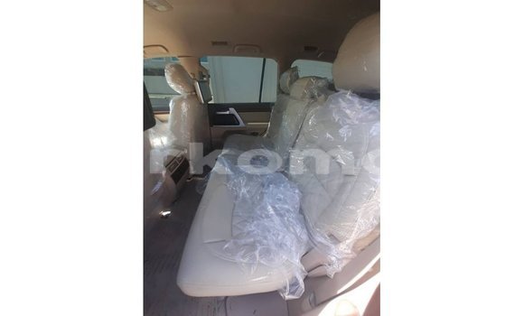 Acheter Import Voiture Toyota Land Cruiser Noir à Import - Dubai, Grande Comore Acheter Import Voiture Toyota Land Cruiser Noir à Import - Dubai, Grande Comore