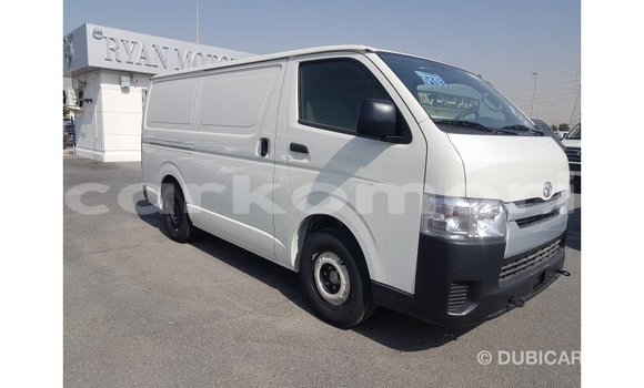 Acheter Import Voiture Toyota Hiace Blanc à Import - Dubai, Grande Comore Acheter Import Voiture Toyota Hiace Blanc à Import - Dubai, Grande Comore