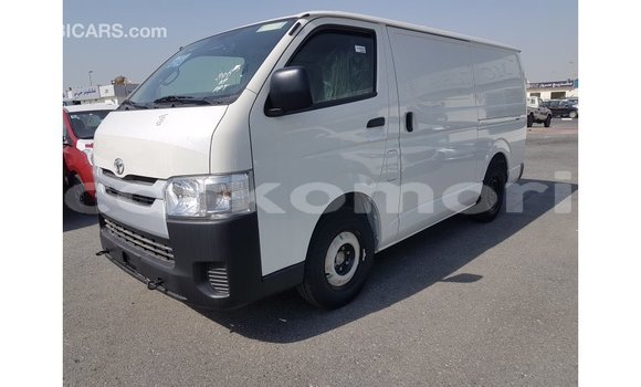 Acheter Import Voiture Toyota Hiace Blanc à Import - Dubai, Grande Comore Acheter Import Voiture Toyota Hiace Blanc à Import - Dubai, Grande Comore