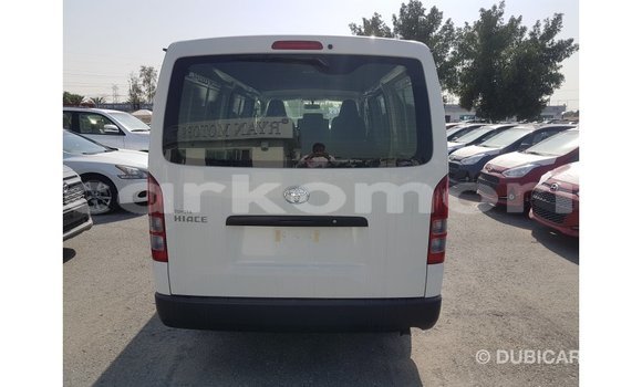 Acheter Import Voiture Toyota Hiace Blanc à Import - Dubai, Grande Comore Acheter Import Voiture Toyota Hiace Blanc à Import - Dubai, Grande Comore