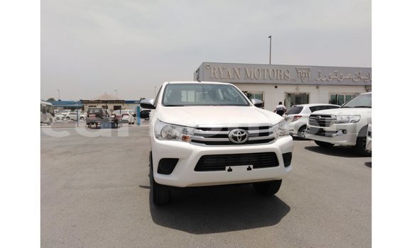 Acheter Import Voiture Toyota Hilux Blanc à Import - Dubai, Grande Comore Acheter Import Voiture Toyota Hilux Blanc à Import - Dubai, Grande Comore