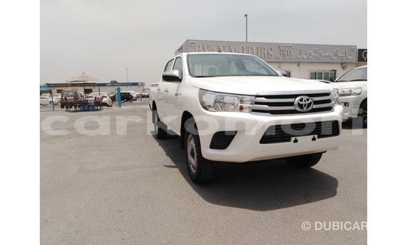 Acheter Import Voiture Toyota Hilux Blanc à Import - Dubai, Grande Comore Acheter Import Voiture Toyota Hilux Blanc à Import - Dubai, Grande Comore