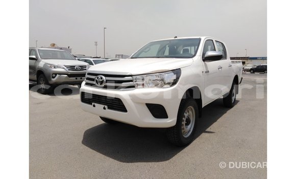 Acheter Import Voiture Toyota Hilux Blanc à Import - Dubai, Grande Comore Acheter Import Voiture Toyota Hilux Blanc à Import - Dubai, Grande Comore