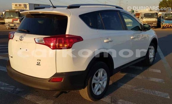 Acheter Import Voiture Toyota RAV4 Blanc à Import - Dubai, Grande Comore Acheter Import Voiture Toyota RAV4 Blanc à Import - Dubai, Grande Comore