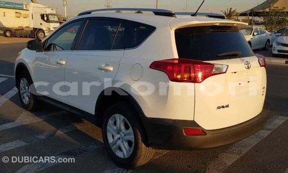 Acheter Import Voiture Toyota RAV4 Blanc à Import - Dubai, Grande Comore Acheter Import Voiture Toyota RAV4 Blanc à Import - Dubai, Grande Comore
