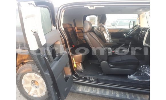 Buy Import Toyota FJ Cruiser Black Car in Import - Dubai in Great Comore Buy Import Toyota FJ Cruiser Black Car in Import - Dubai in Great Comore