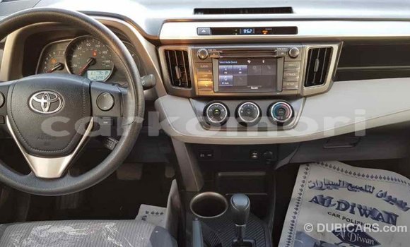 Acheter Import Voiture Toyota RAV4 Blanc à Import - Dubai, Grande Comore Acheter Import Voiture Toyota RAV4 Blanc à Import - Dubai, Grande Comore