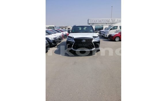 Acheter Import Voiture Lexus LX Noir à Import - Dubai, Grande Comore Acheter Import Voiture Lexus LX Noir à Import - Dubai, Grande Comore