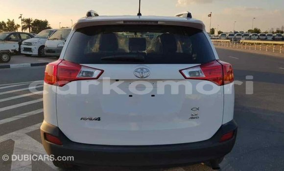 Acheter Import Voiture Toyota RAV4 Blanc à Import - Dubai, Grande Comore Acheter Import Voiture Toyota RAV4 Blanc à Import - Dubai, Grande Comore