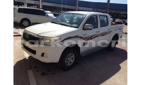 Acheter Import Voiture Toyota Hilux Blanc à Import - Dubai, Grande Comore Acheter Import Voiture Toyota Hilux Blanc à Import - Dubai, Grande Comore