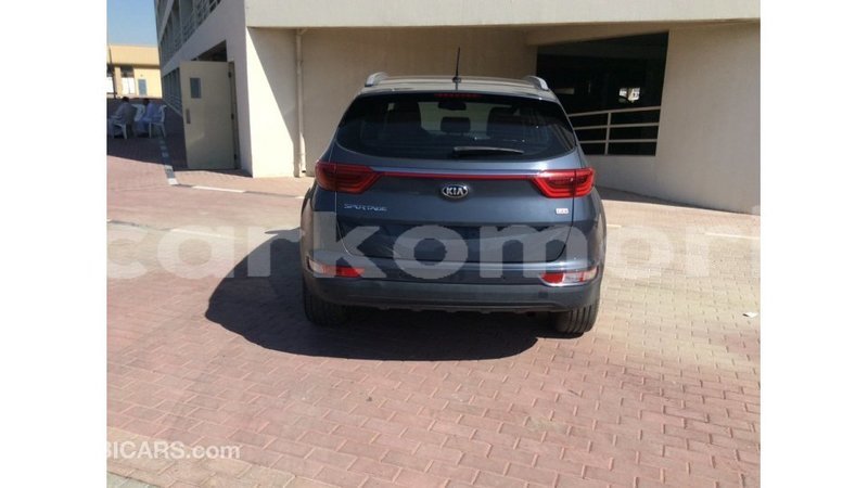 Big with watermark kia sportage grande comore import dubai 1996