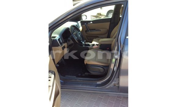 Acheter Import Voiture Kia Sportage Bleu à Import - Dubai, Grande Comore Acheter Import Voiture Kia Sportage Bleu à Import - Dubai, Grande Comore