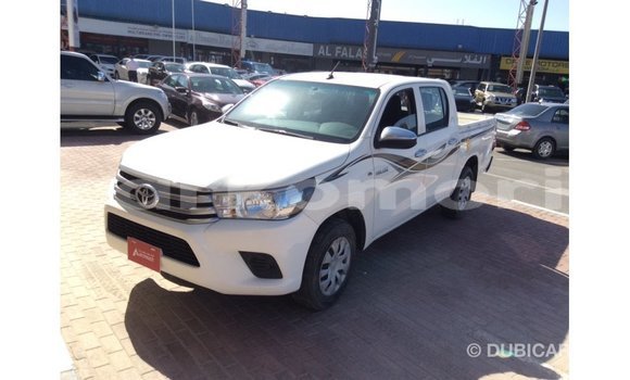 Acheter Import Voiture Toyota Hilux Blanc à Import - Dubai, Grande Comore Acheter Import Voiture Toyota Hilux Blanc à Import - Dubai, Grande Comore