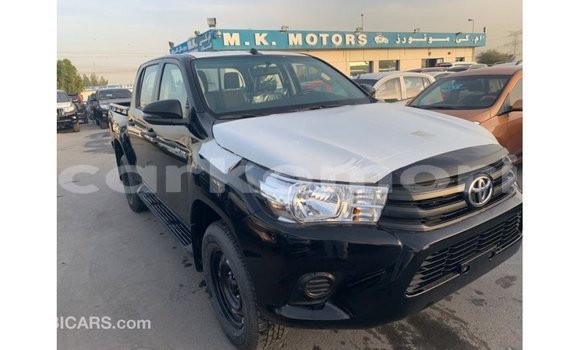 Acheter Import Voiture Toyota Hilux Noir à Import - Dubai, Grande Comore Acheter Import Voiture Toyota Hilux Noir à Import - Dubai, Grande Comore
