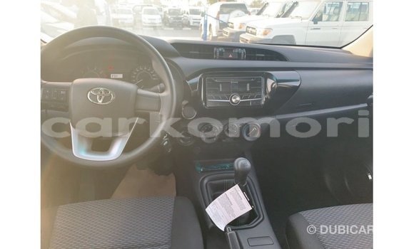 Acheter Import Voiture Toyota Hilux Noir à Import - Dubai, Grande Comore Acheter Import Voiture Toyota Hilux Noir à Import - Dubai, Grande Comore