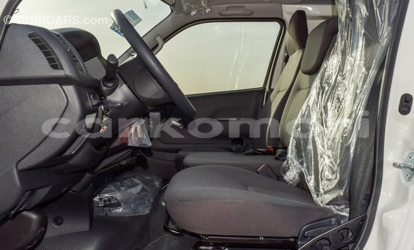 Buy Import Toyota Hiace White Car in Import - Dubai in Great Comore Buy Import Toyota Hiace White Car in Import - Dubai in Great Comore
