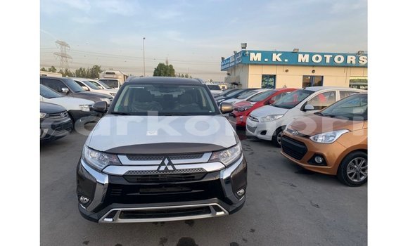Acheter Import Voiture Mitsubishi Outlander Marron à Import - Dubai, Grande Comore Acheter Import Voiture Mitsubishi Outlander Marron à Import - Dubai, Grande Comore