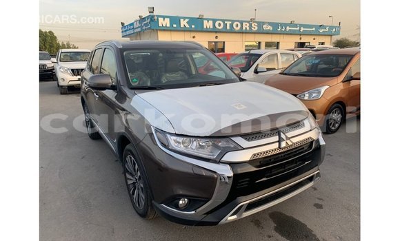 Acheter Import Voiture Mitsubishi Outlander Marron à Import - Dubai, Grande Comore Acheter Import Voiture Mitsubishi Outlander Marron à Import - Dubai, Grande Comore
