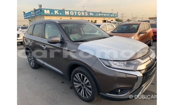 Acheter Import Voiture Mitsubishi Outlander Marron à Import - Dubai, Grande Comore Acheter Import Voiture Mitsubishi Outlander Marron à Import - Dubai, Grande Comore
