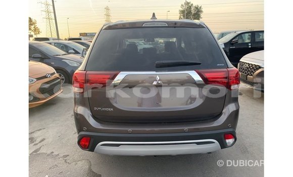 Acheter Import Voiture Mitsubishi Outlander Marron à Import - Dubai, Grande Comore Acheter Import Voiture Mitsubishi Outlander Marron à Import - Dubai, Grande Comore