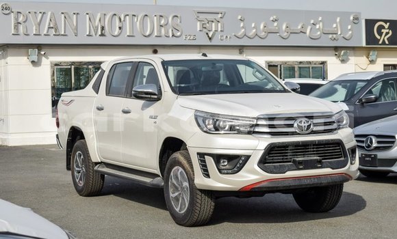 Buy Import Toyota Hilux White Car in Import - Dubai in Great Comore Buy Import Toyota Hilux White Car in Import - Dubai in Great Comore