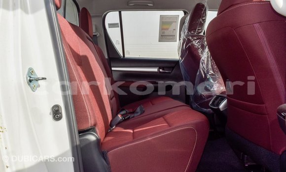 Buy Import Toyota Hilux White Car in Import - Dubai in Great Comore Buy Import Toyota Hilux White Car in Import - Dubai in Great Comore