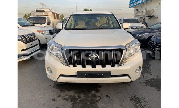 Acheter Import Voiture Toyota Prado Blanc à Import - Dubai, Grande Comore Acheter Import Voiture Toyota Prado Blanc à Import - Dubai, Grande Comore