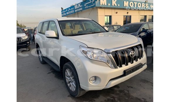 Acheter Import Voiture Toyota Prado Blanc à Import - Dubai, Grande Comore Acheter Import Voiture Toyota Prado Blanc à Import - Dubai, Grande Comore