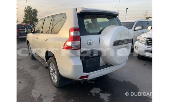 Acheter Import Voiture Toyota Prado Blanc à Import - Dubai, Grande Comore Acheter Import Voiture Toyota Prado Blanc à Import - Dubai, Grande Comore